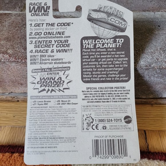 Hot Wheels - 2001 Mini Cooper Toy Car - Picture 4 of 4